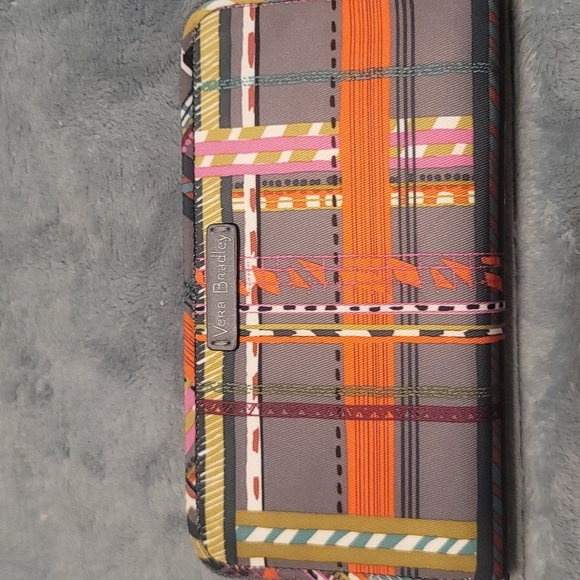 VERA BRADLEY Midtown RFID Wristlet: City Plaid: GRAY: NWT - Picture 2 of 5